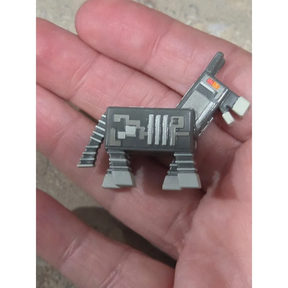 Minecraft Mini Figures Series 2 Skeleton Horse‎ Grey Collectible Toy 1 Inch